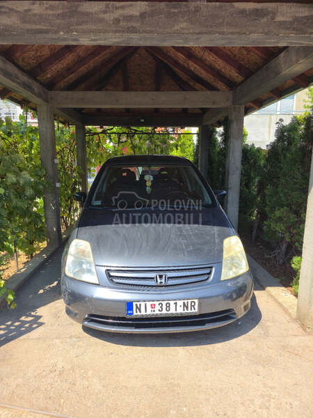 Honda Stream 1.7