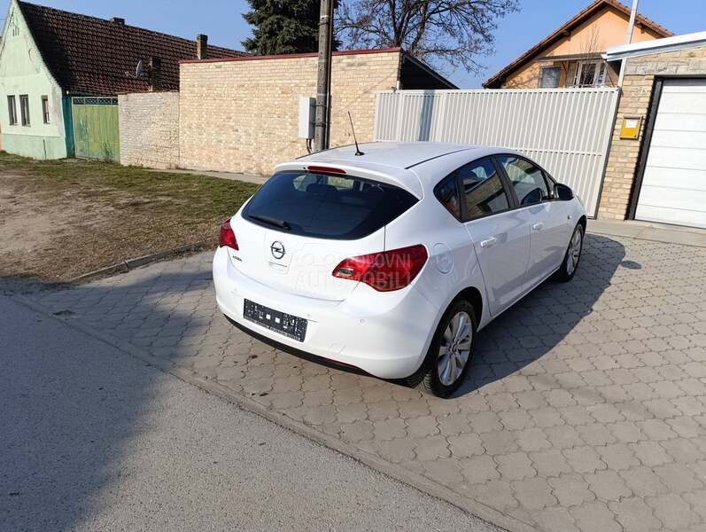 Opel Astra J N O V A