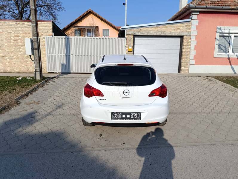 Opel Astra J N O V A