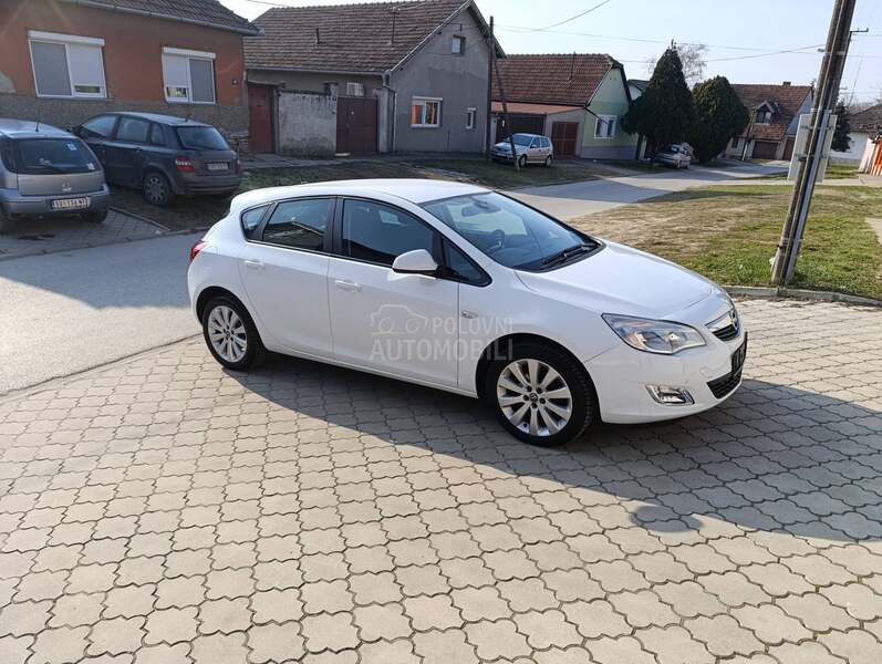 Opel Astra J N O V A