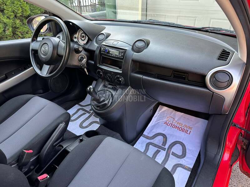 Mazda 2 1.3 - 8v Ful Stanje