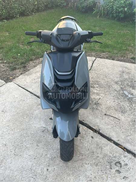 Peugeot Speedfight 4