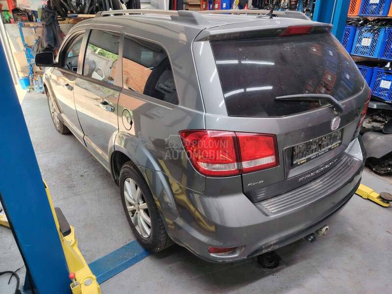 Fiat Freemont -  kompletan auto u delovima