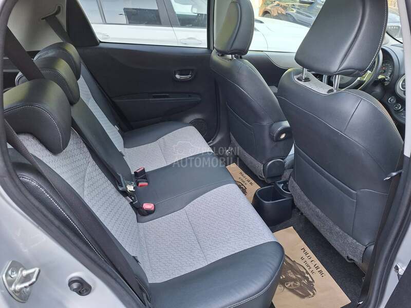 Toyota Yaris 1.3B,NAV.PANO.