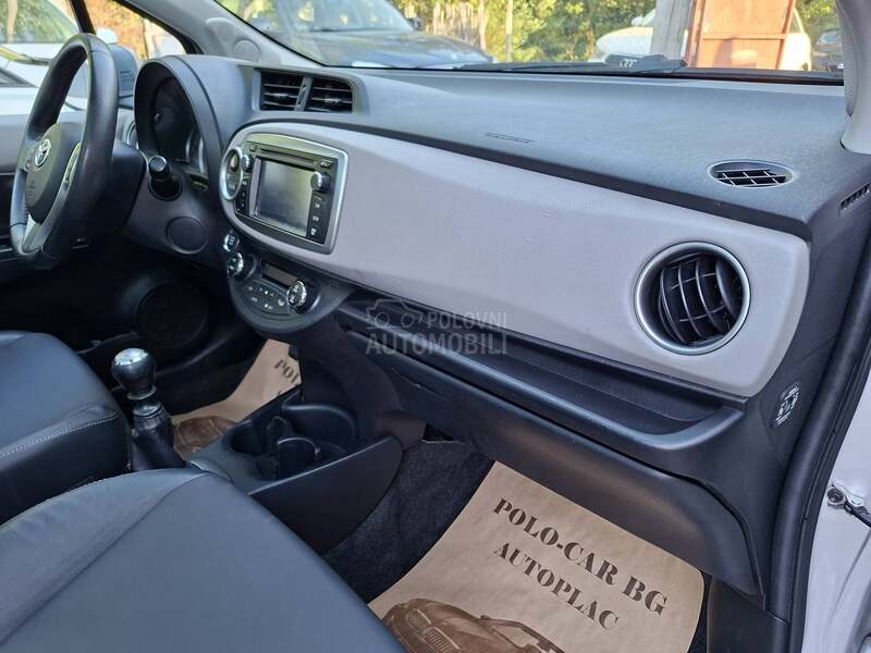 Toyota Yaris 1.3B,NAV.PANO.