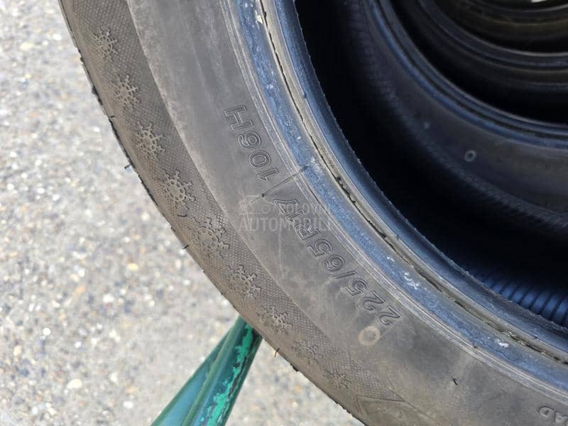 Lassa 225/65 R17 Zimska