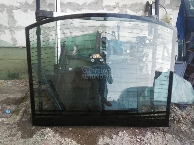 Zadnja sofersajbna Bertone