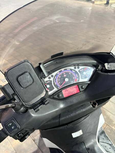 Yamaha X MAX