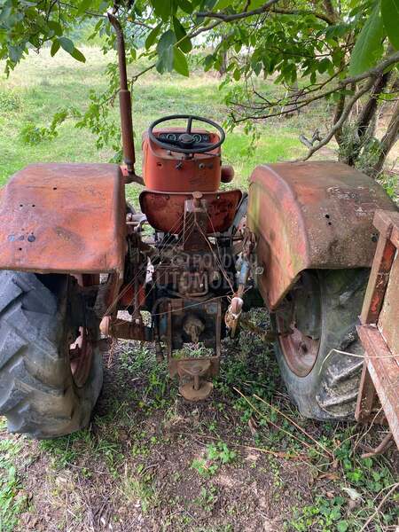 Universal 445 sa prikolicom