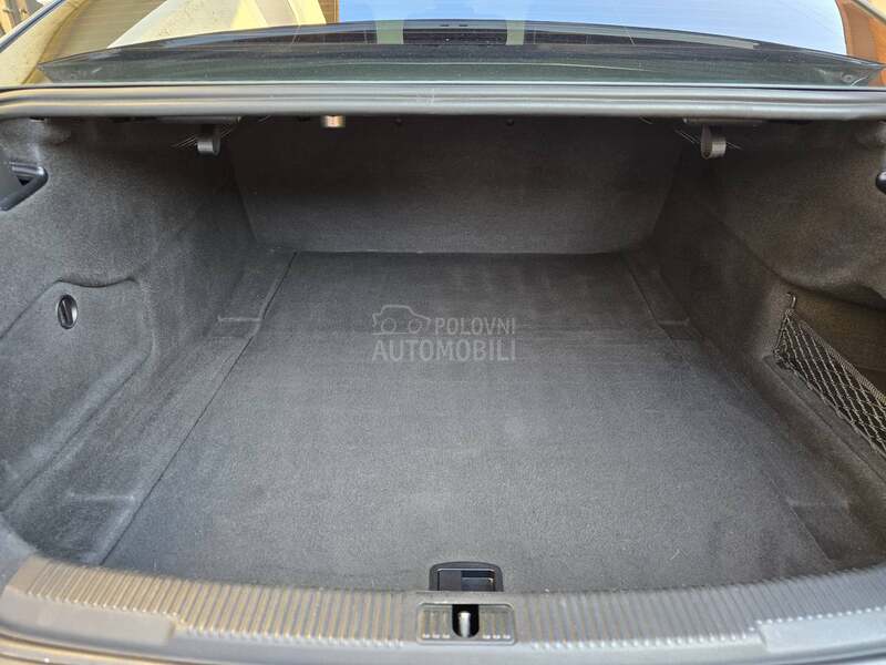 Audi A6 190 ULTRA Distron.