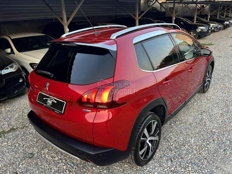 Peugeot 2008 1.2i/Allure/EAT6