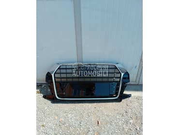 Prednja Maska Grill za Audi Q3 od 2015. do 2018. god.