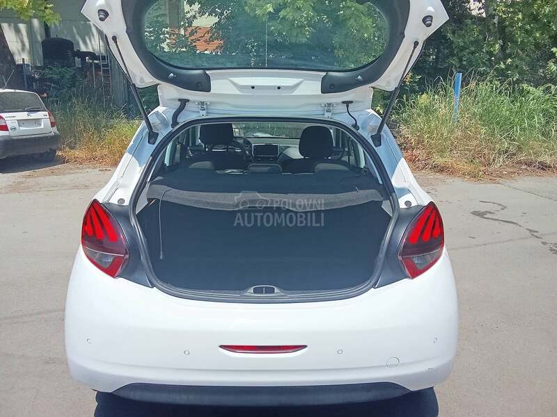 Peugeot 208 3.5.0.0.0.k.m
