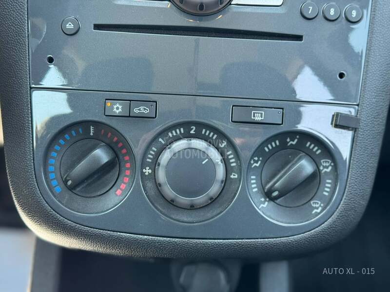 Opel Corsa D 1.2 B // N.O.V