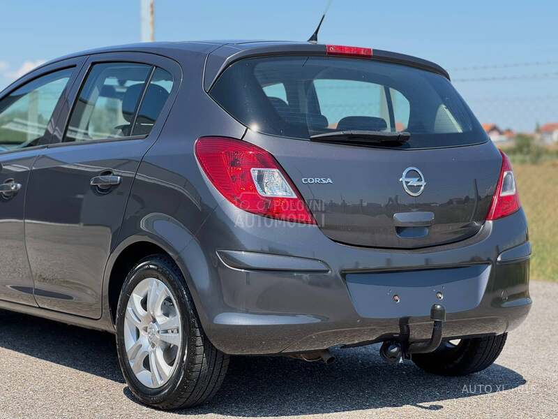 Opel Corsa D 1.2 B // N.O.V