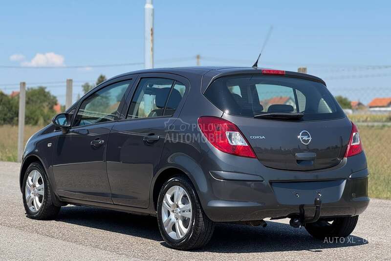 Opel Corsa D 1.2 B // N.O.V
