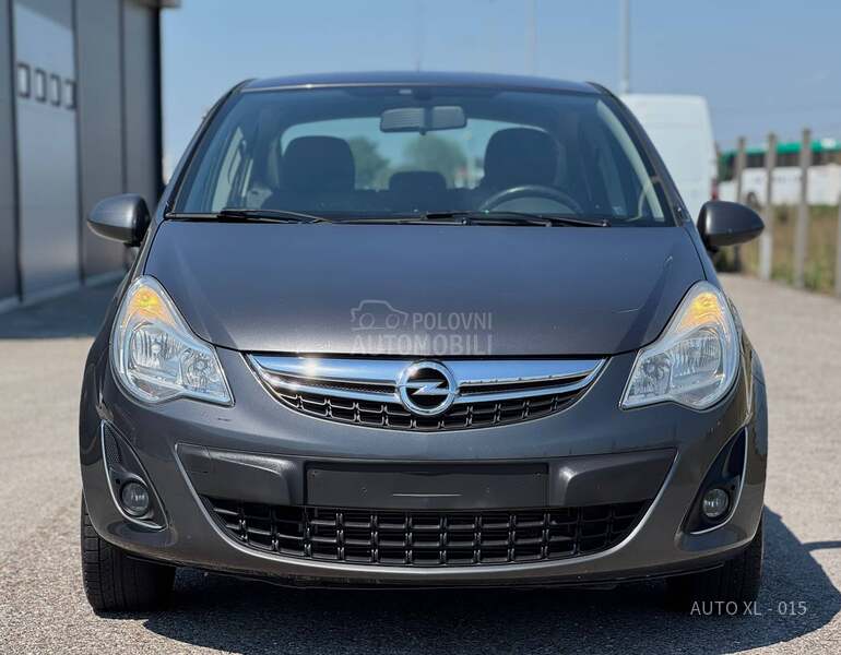 Opel Corsa D 1.2 B // N.O.V