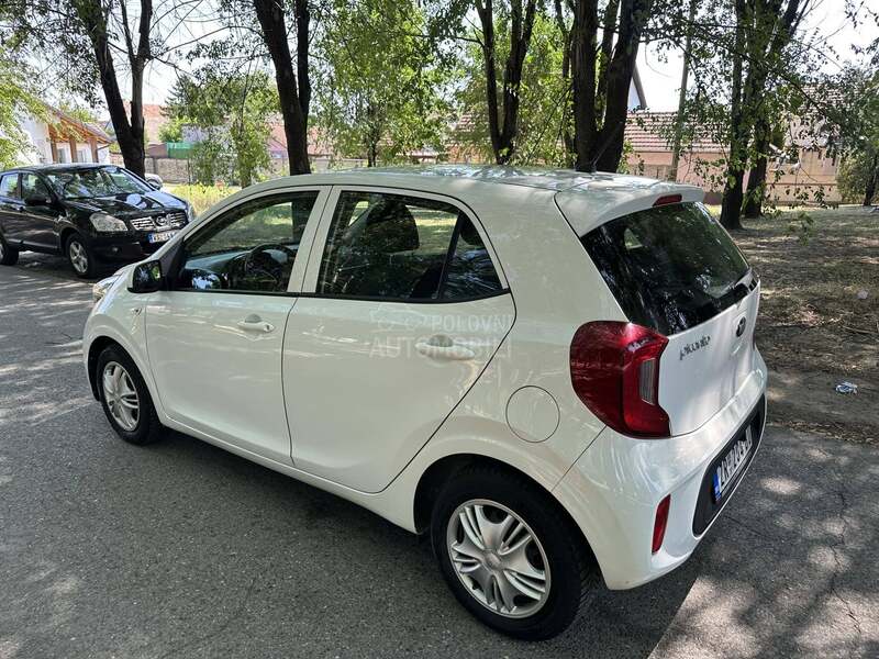 Kia Picanto 1.0i