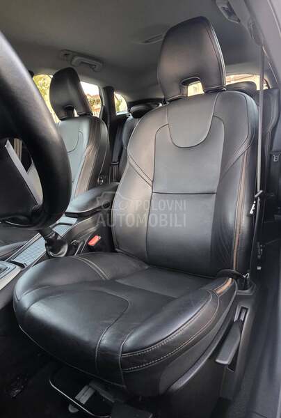 Volvo V40 2.0 Cross, 4WD,T4,CH