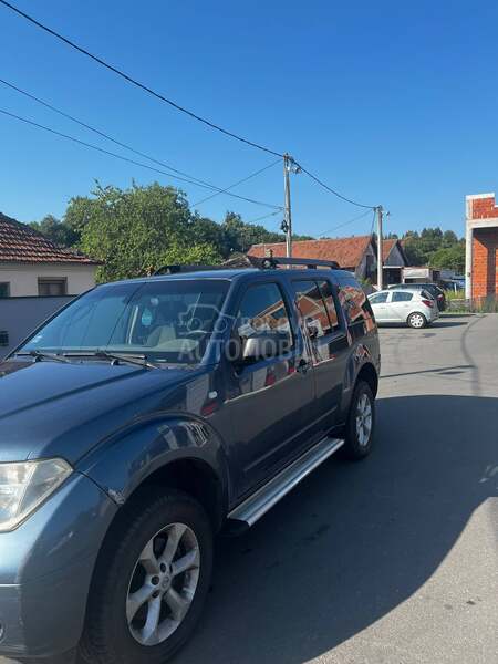 Nissan Pathfinder 