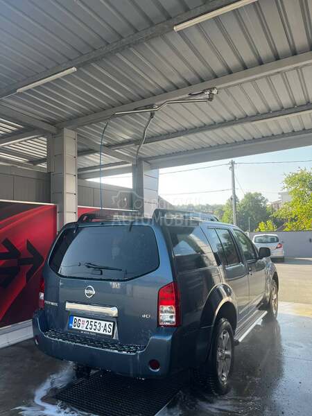 Nissan Pathfinder 