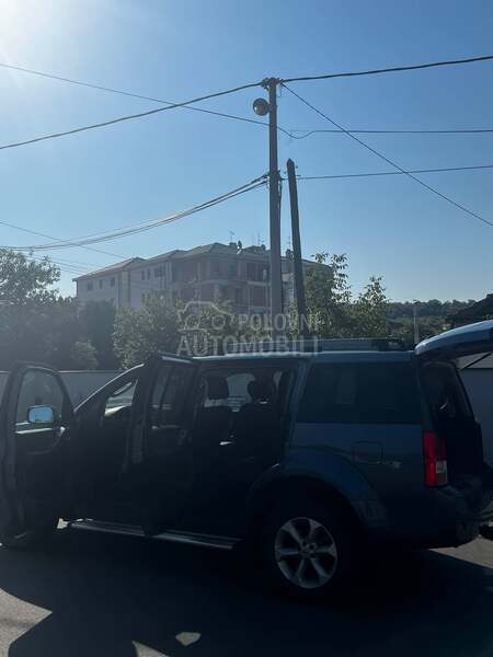Nissan Pathfinder 