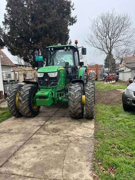 John Deere 6110