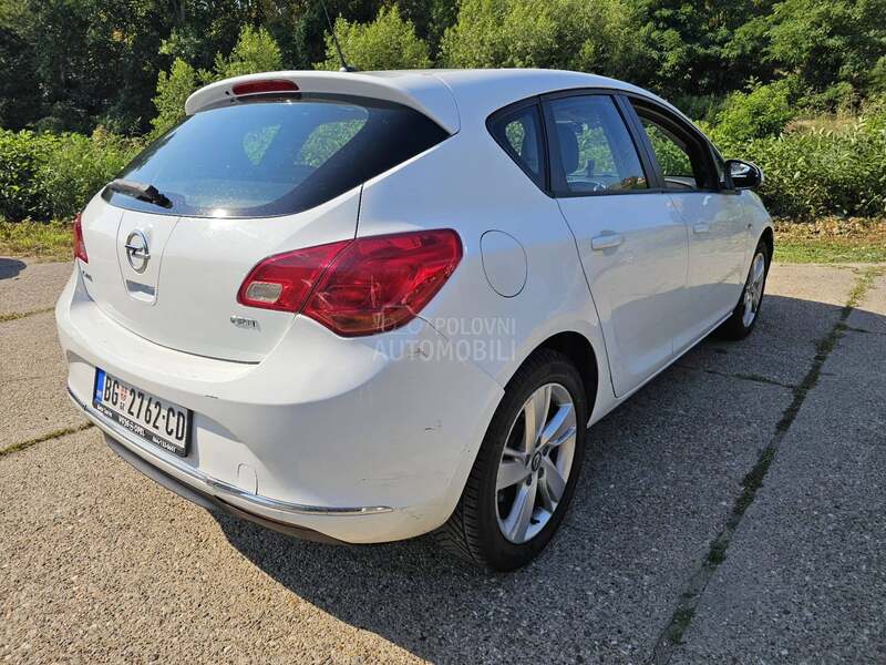 Opel Astra J 1.7