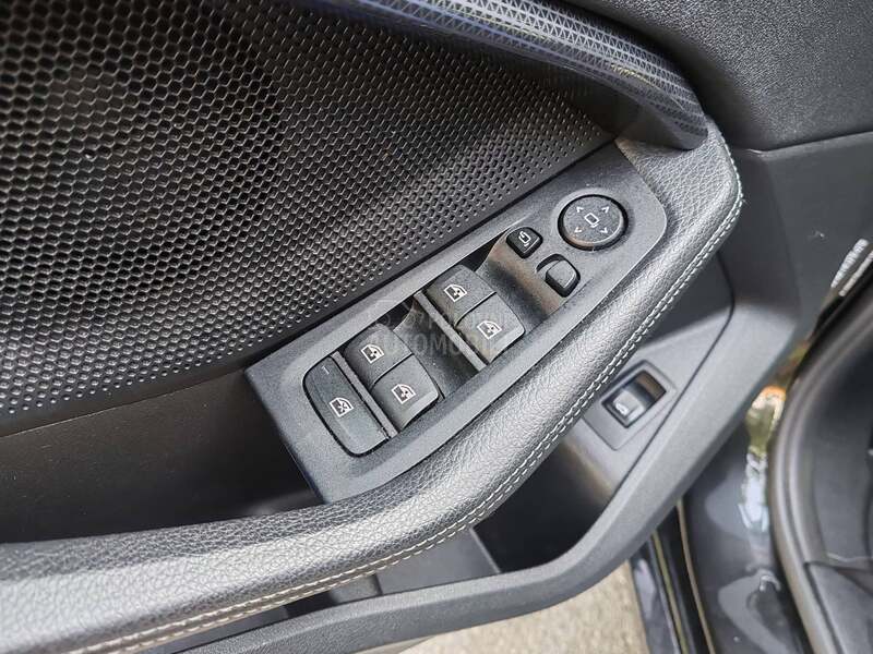 BMW 118 2.0d /150/head up/