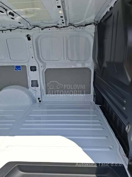 Volkswagen Transporter T7 Furgon KR 2.0 TDI