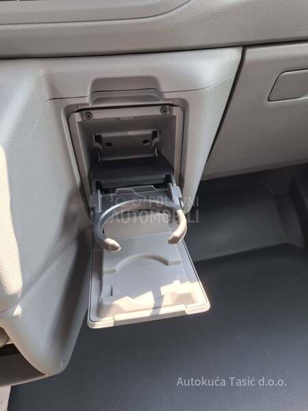 Volkswagen Transporter T7 Furgon KR 2.0 TDI