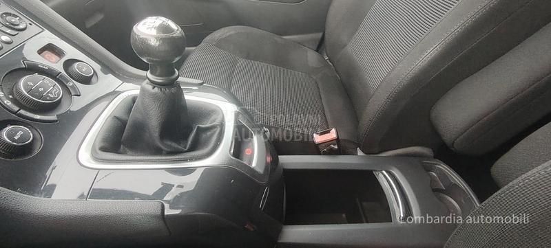 Peugeot 5008 1.6 HDI