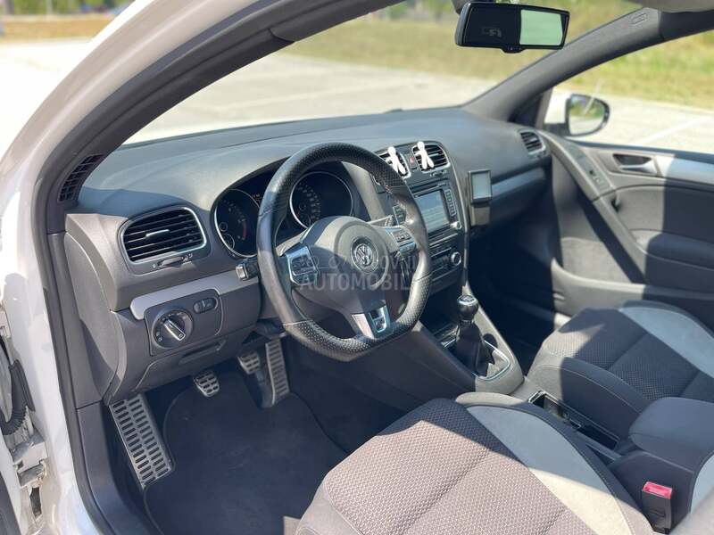 Volkswagen Golf 6 R - Line  4motion