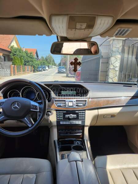 Mercedes Benz E 300 