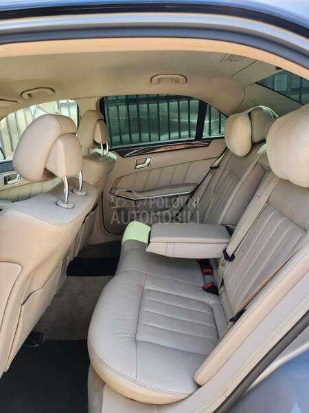 Mercedes Benz E 300 