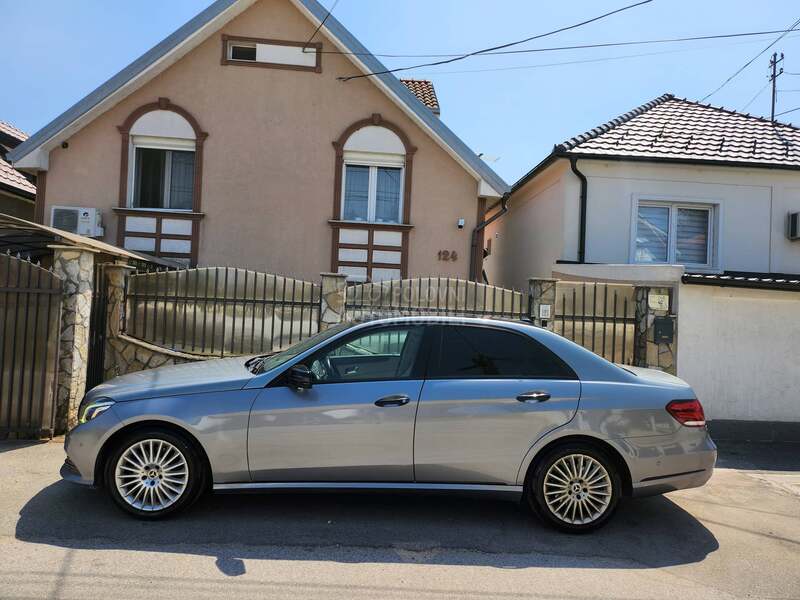 Mercedes Benz E 300 
