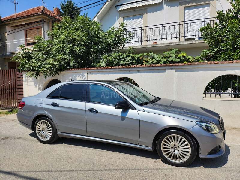 Mercedes Benz E 300 