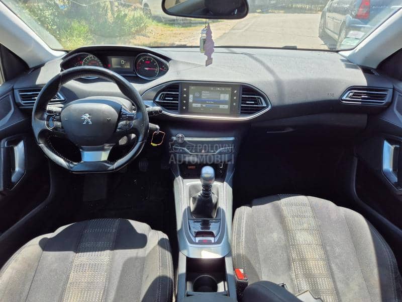 Peugeot 308 1.2 130ks 2017. god. -  kompletan auto u delovima