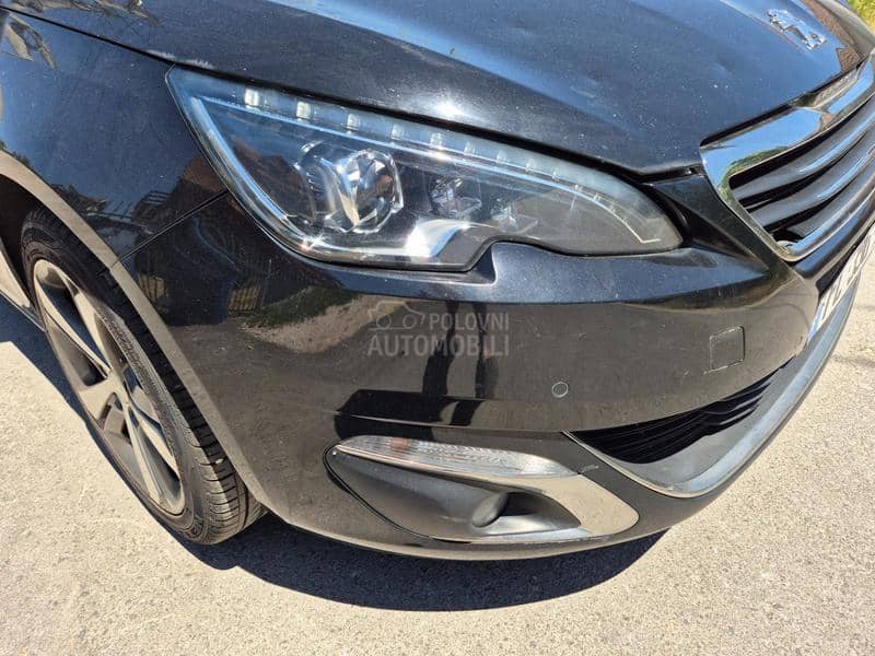 Peugeot 308 1.2 130ks 2017. god. -  kompletan auto u delovima