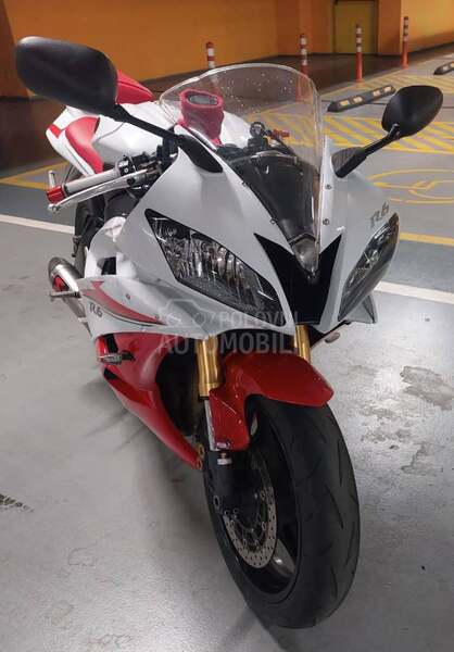 Yamaha R6