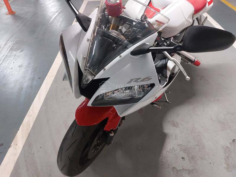 Yamaha R6