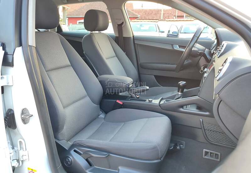 Audi A3 1.6i P A N O R A M A