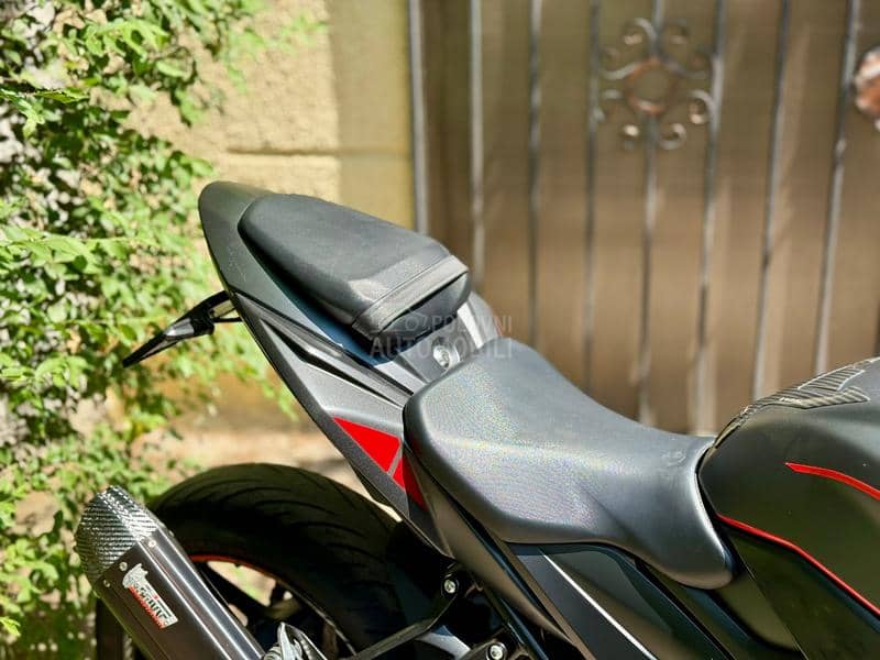 Suzuki GSXS 750 GSX S