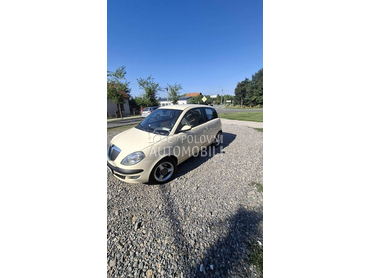 Lancia Ypsilon 