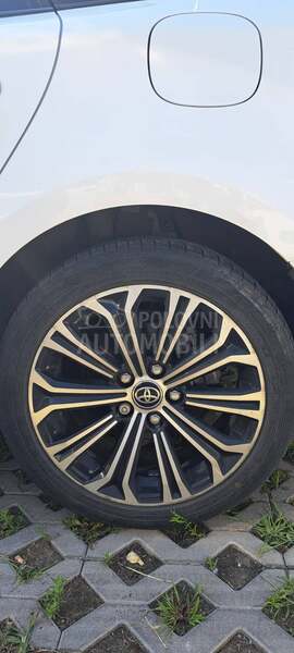 Toyota Corolla 1.8HSD 5DE-CVT SOL