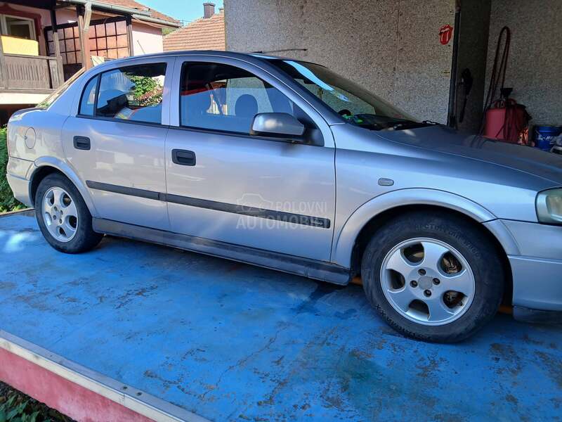 Opel Astra G 1.7