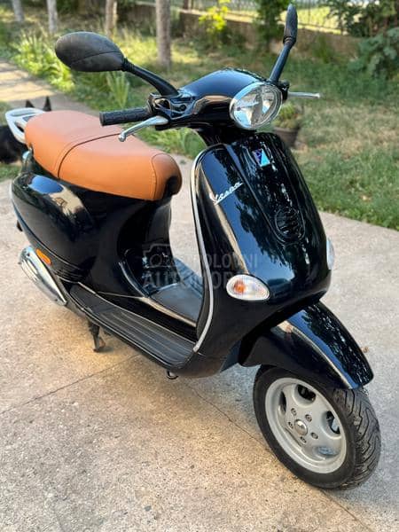 Vespa et4
