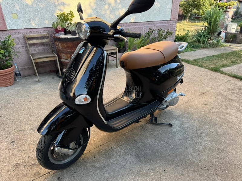 Vespa et4