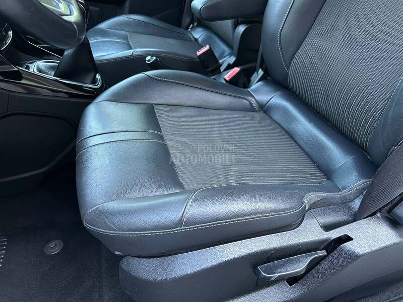 Ford B-Max 1.0 titanijum