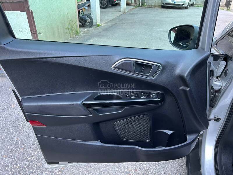 Ford B-Max 1.0 titanijum